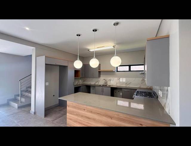 3 BEDROOM HOUSE FOR SALE IN FOUNTAINBROOK ESTATE